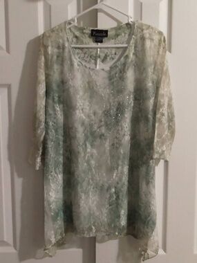 Nice Frazzle Blouse Size Medium
